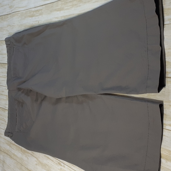 Old Navy On Classic Rise Gray Capris Pants Size 10 - Picture 14 of 16